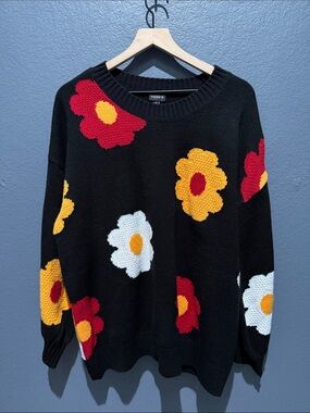 NWT torrid Black Floral Crewneck Sweater with Red, Yellow & White Blooms Sz 2X